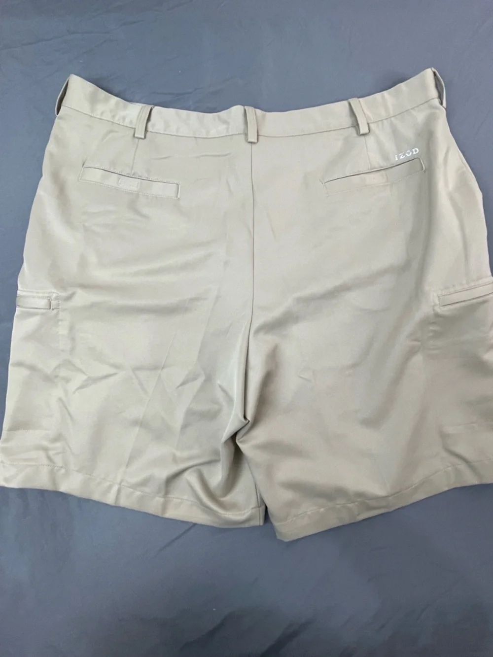IZOD Golf Shorts‎ Mens Size 42 Beige Cargo Pockets Active Outdoor Casual
